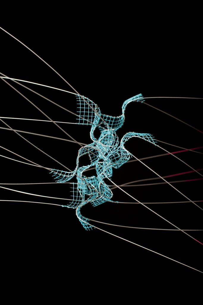 Fig 4. Nebulosa RV 231-166 Año: 2023 Dimensiones: 70 x 40 x 30 Malla galvanizada, alambre inox, pintura FOTO: Paula Pez