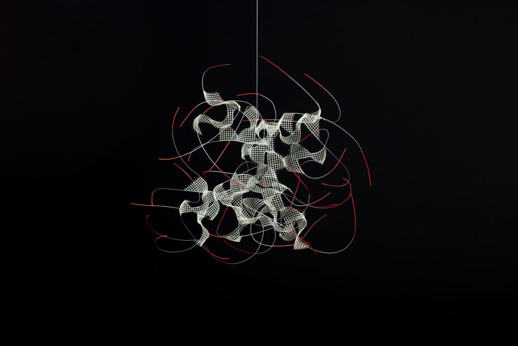 Fig 5. Nebulosa RV 6019-241 Año: 2023 Dimensiones: 70 x 80 x 70 Malla galvanizada, alambre inox, pintura FOTO: Paula Pez